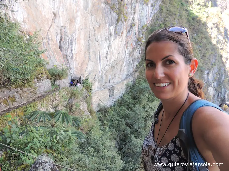 Yo posando junto al puente del inca