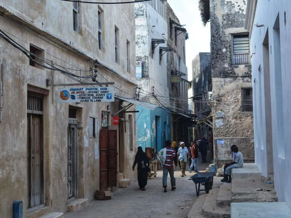 Viajar sola a Lamu, calle