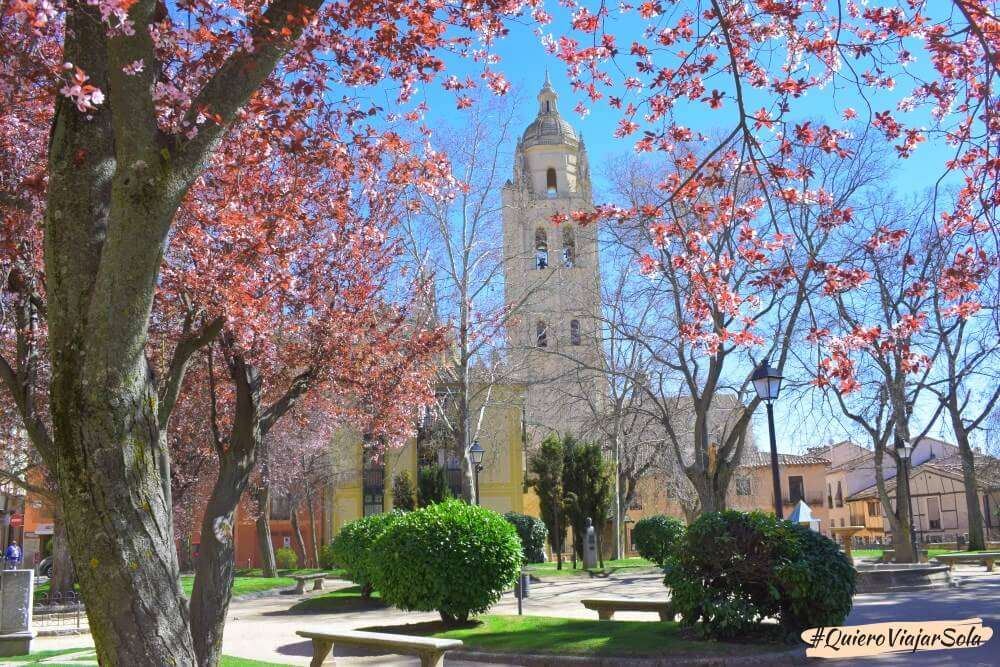 Viajar sola a Segovia, Catedral