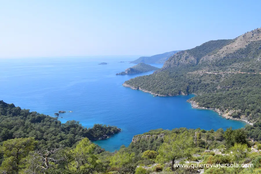 Vista del mar desde la ruta