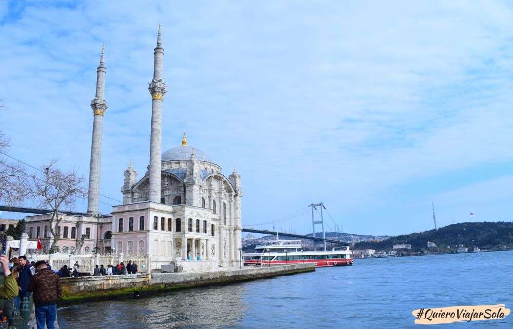 Viajar sola a Estambul, Ortakoy