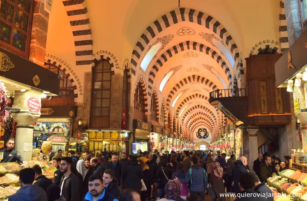 Viajar sola a Estambul, Mercado de las Especias