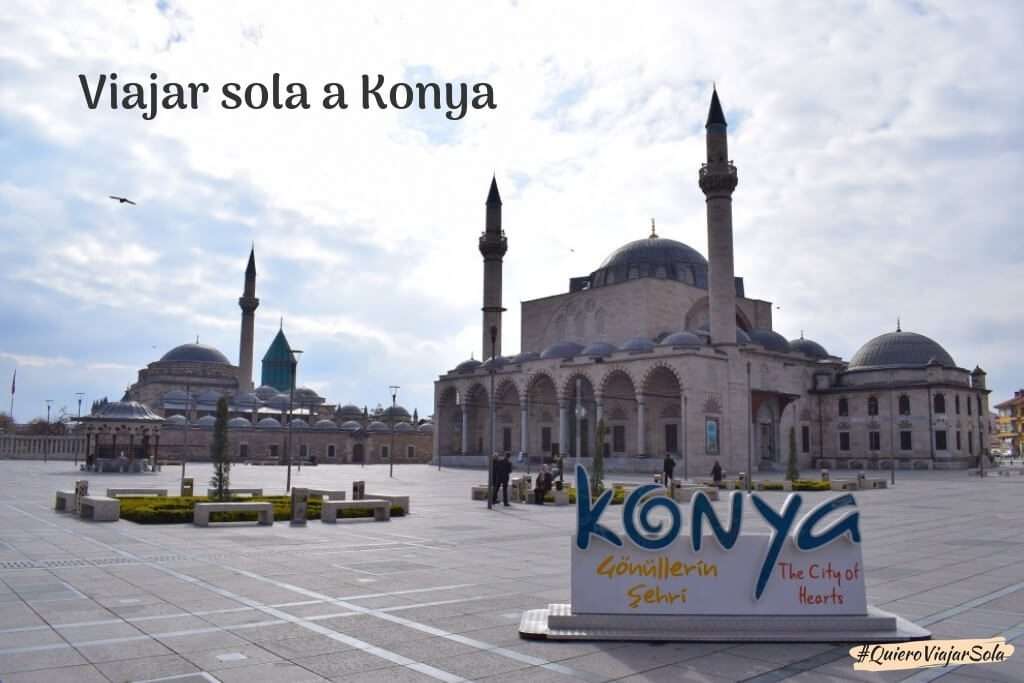 Viajar sola a Konya