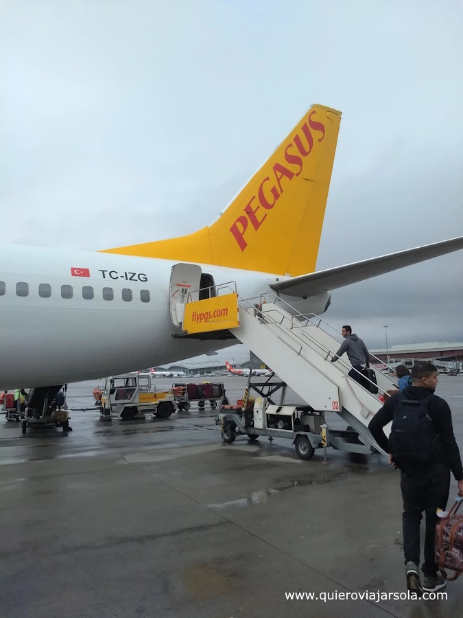 Subiendo a un avión de Pegasus