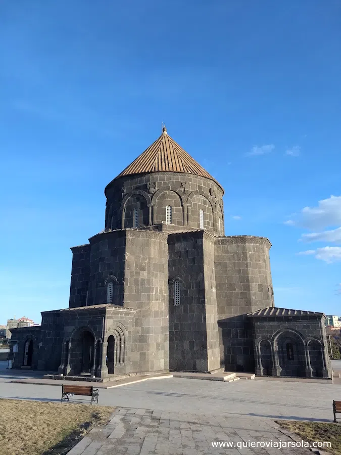 Exterior de la iglesia