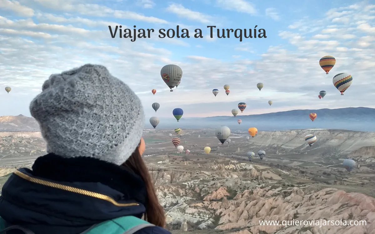 Yo volando en globo en la Capadocia de Turquía