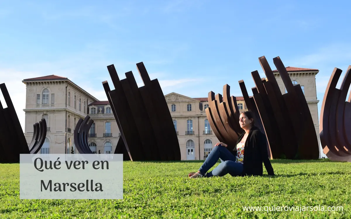 Yo en los jardines del Palacio du Pharo en Marsella