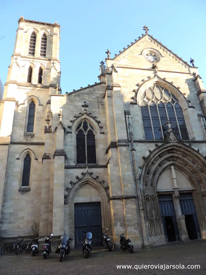Fachada de la iglesia
