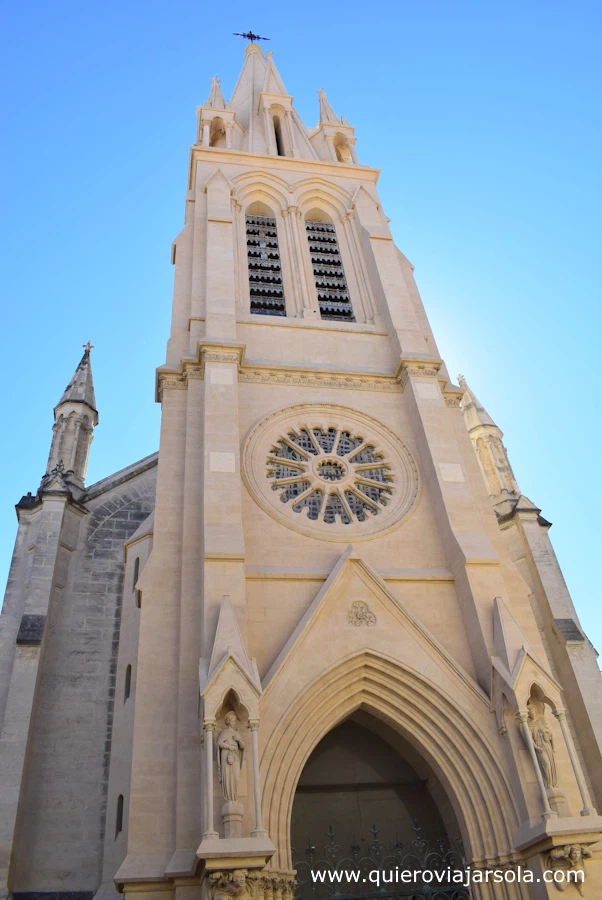 Torre campanario de la iglesia