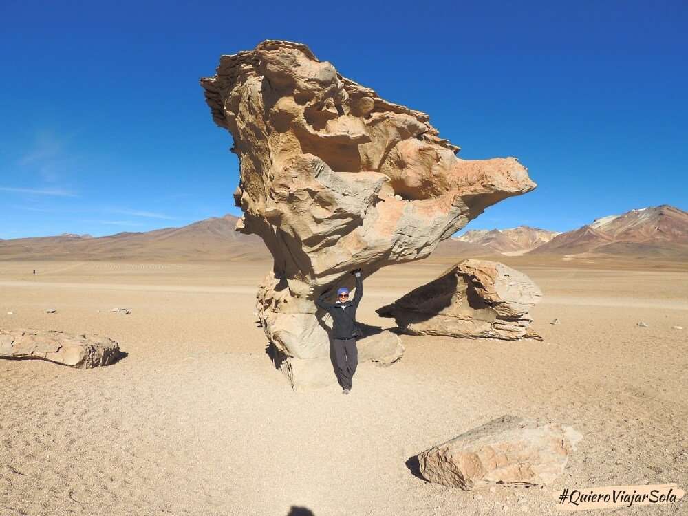 Viajar sola al Salar de Uyuni, desierto Siloli