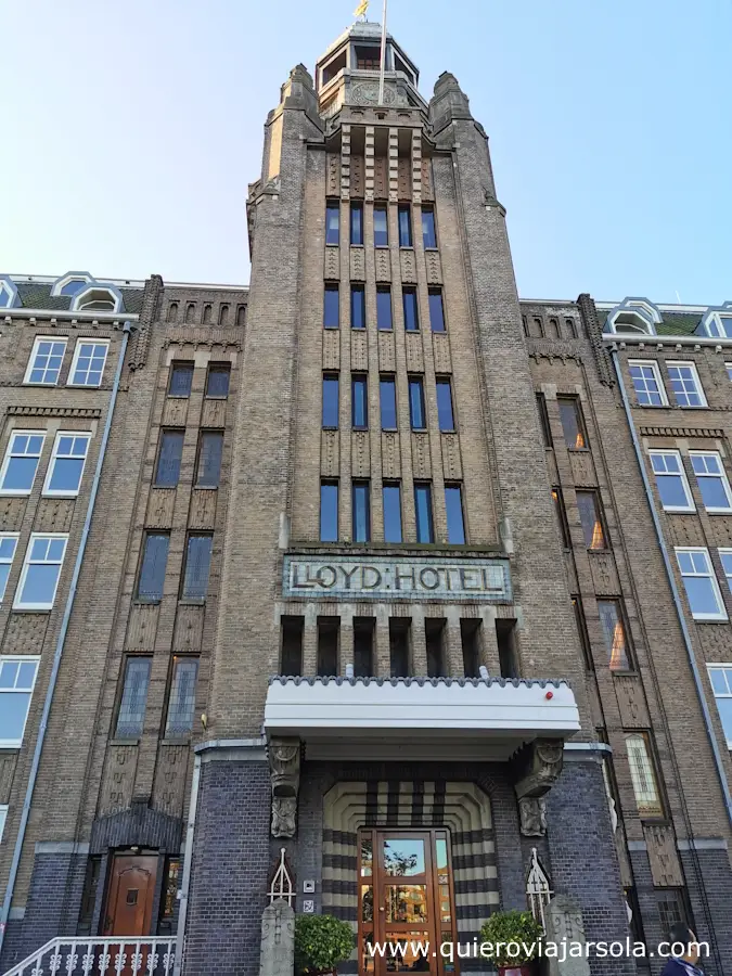 Fachada del Hotel Lloyd