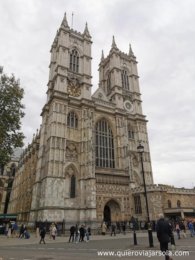 Fachada de la Abadía