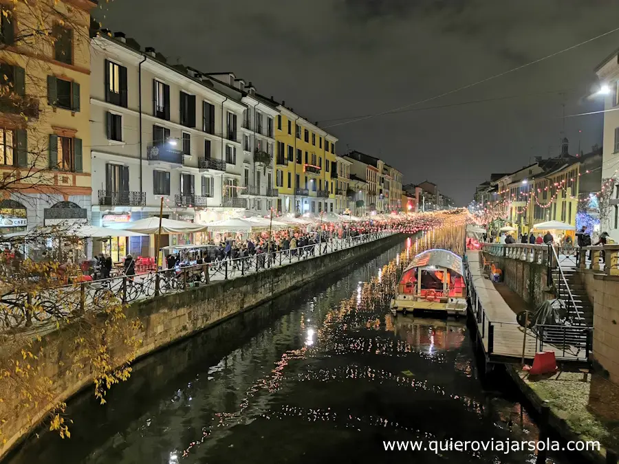 Los canales de Navigli de noche