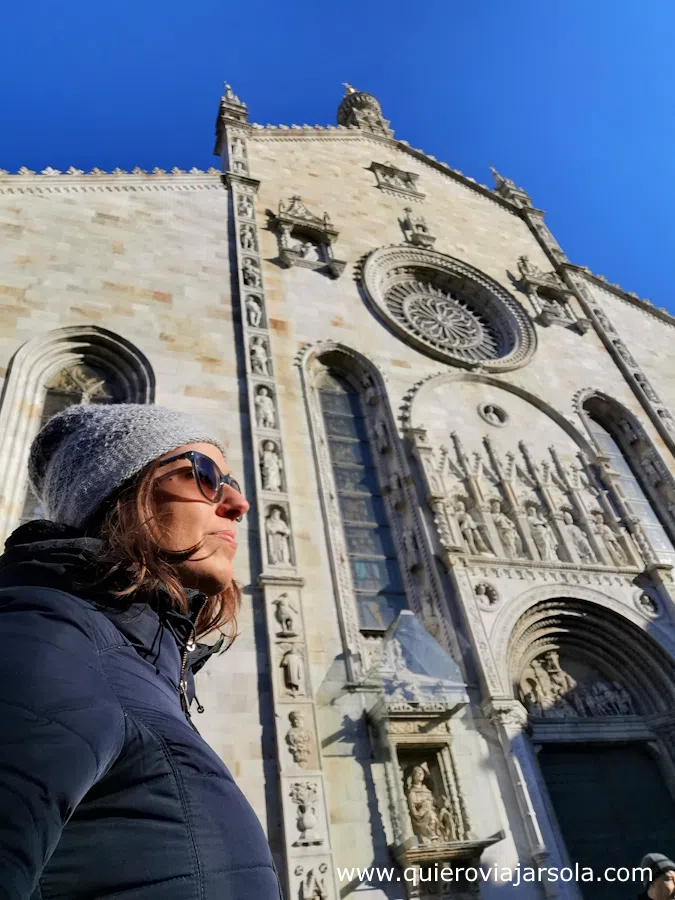 Yo junto a la Catedral de Como