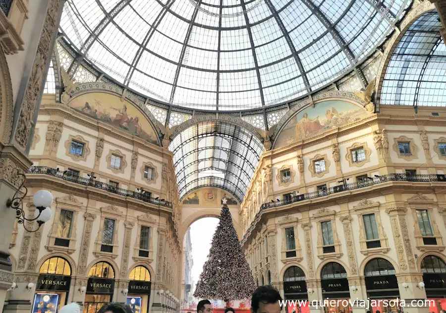 Interior de la galería comercial Vittorio Emanuele II