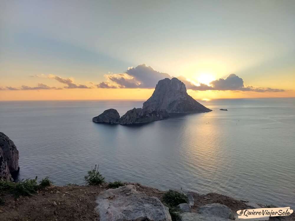 Viajar sola a Ibiza, Es Vedrá