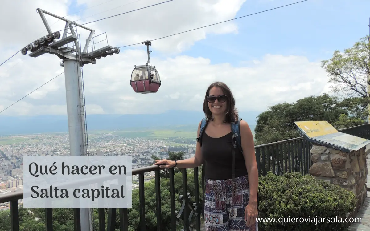 Yo disfrutanto de las vistas en lo alto del Cerro San Bernardo