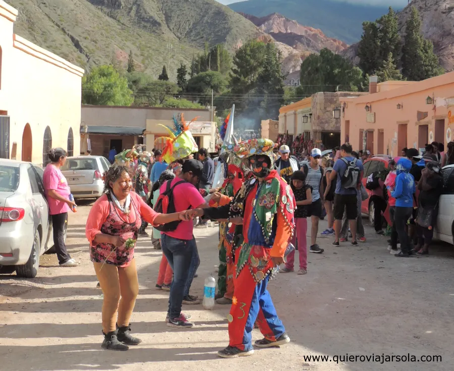 Gente bailando durante el Carnaval