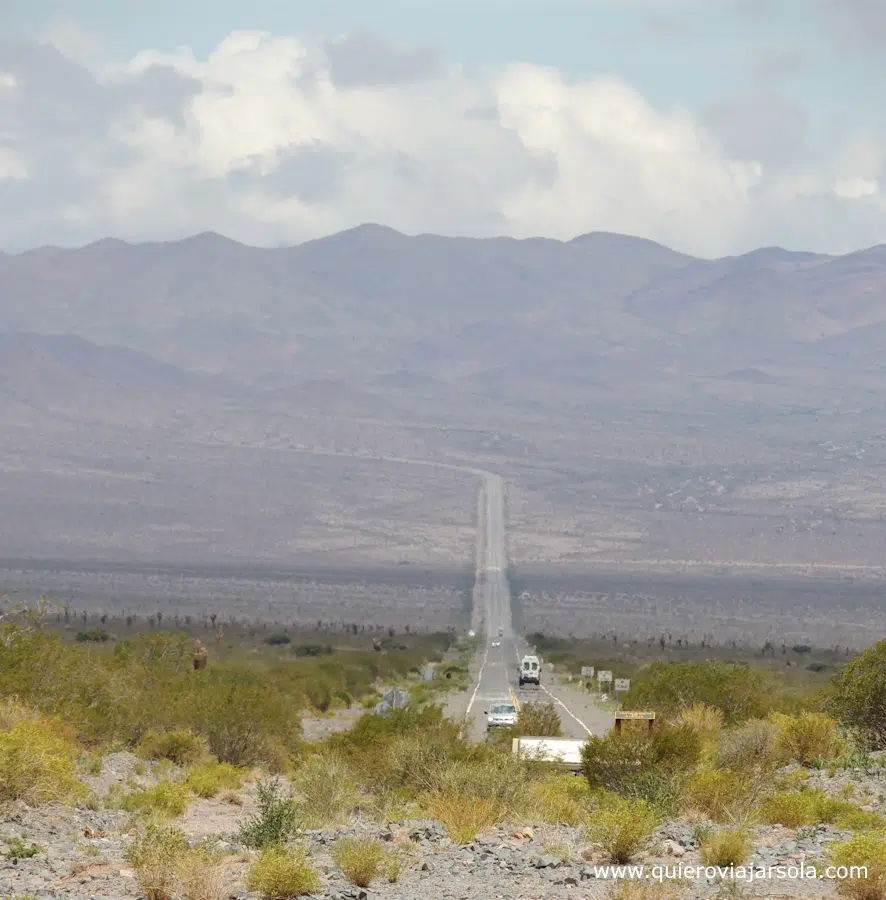 Zoom de la recta entre las montañas