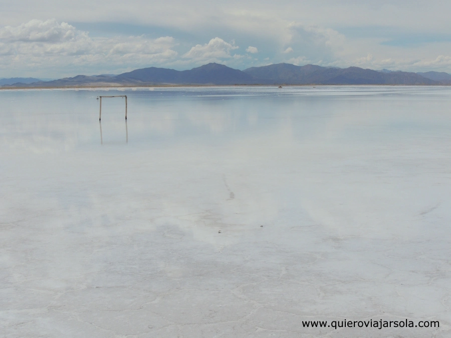 Zona del salar inundada de agua