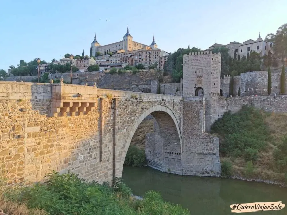 Viajar sola a Toledo, puente de Alcántara
