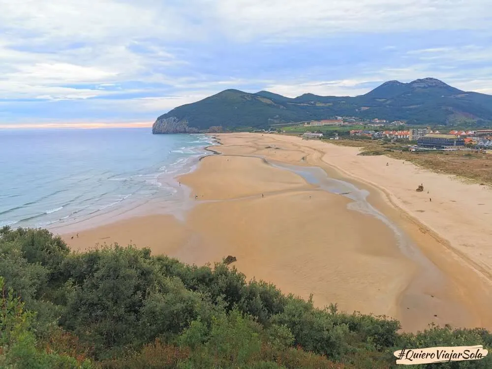 Camino del Norte, playa de Berria