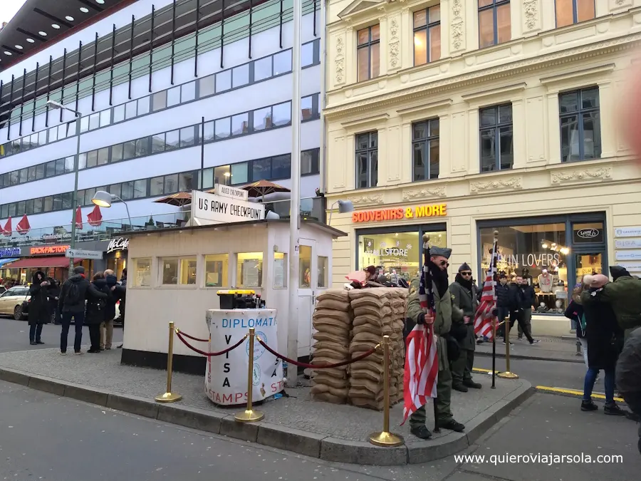 La caseta en mitad de la calle