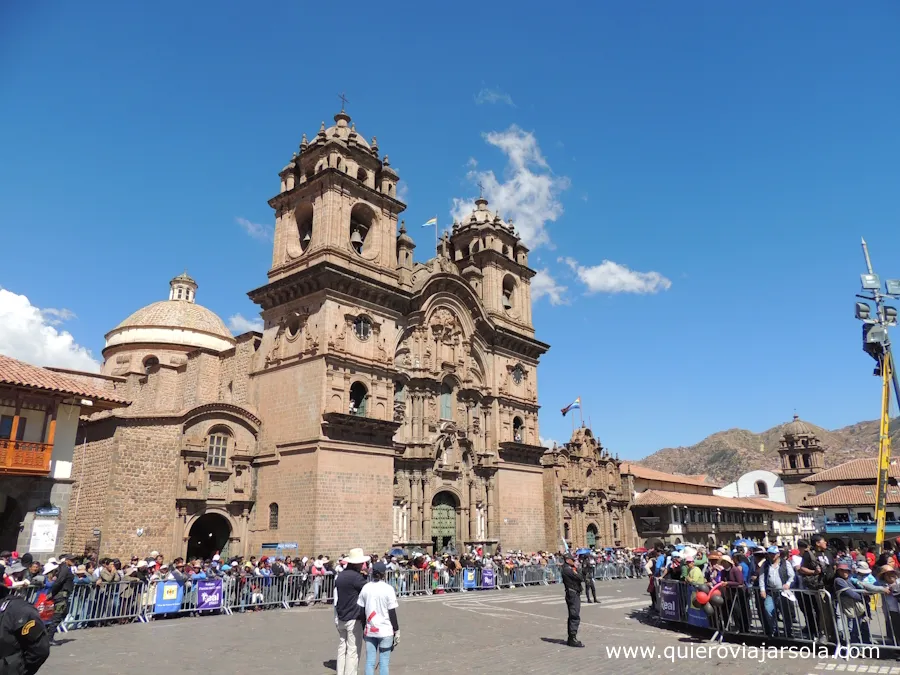 Fachada de la iglesia