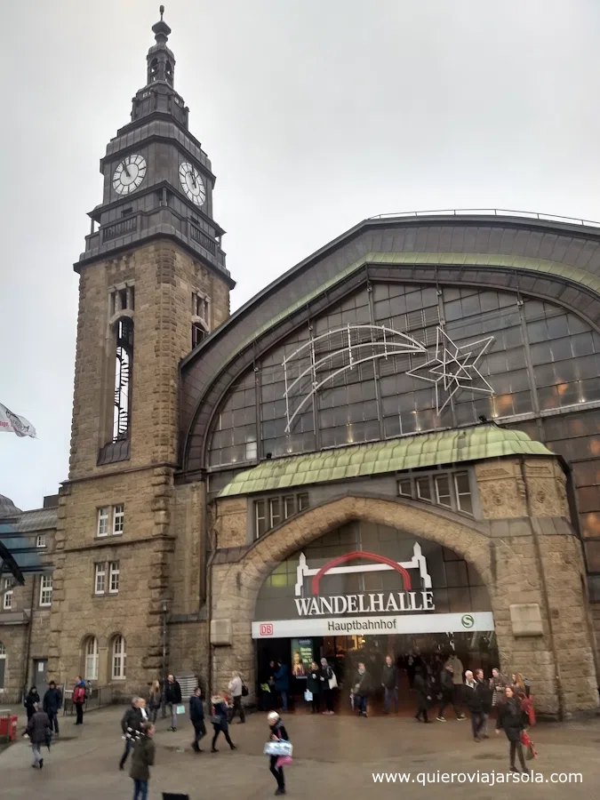 Fachada de la estación