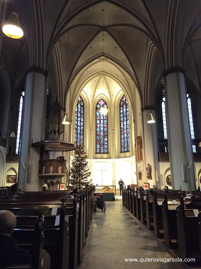Interior de la iglesia