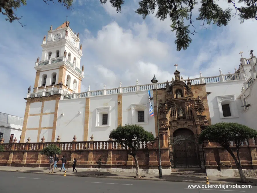 Exterior visto desde la plaza