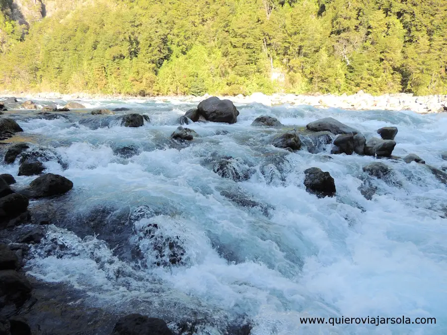 Agua fluyendo