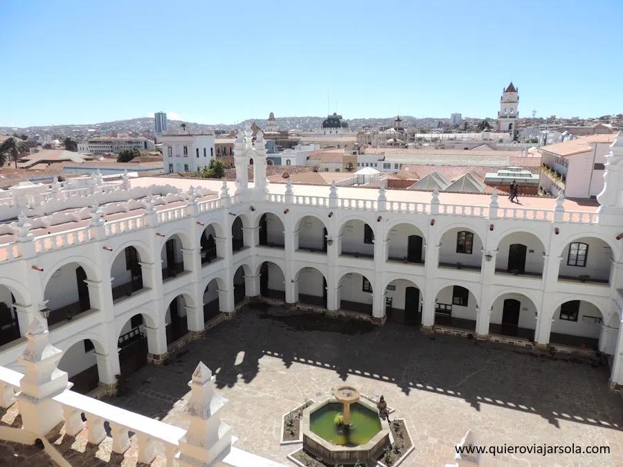 Claustro del templo de San Felipe Neri visto desde las cubiertas