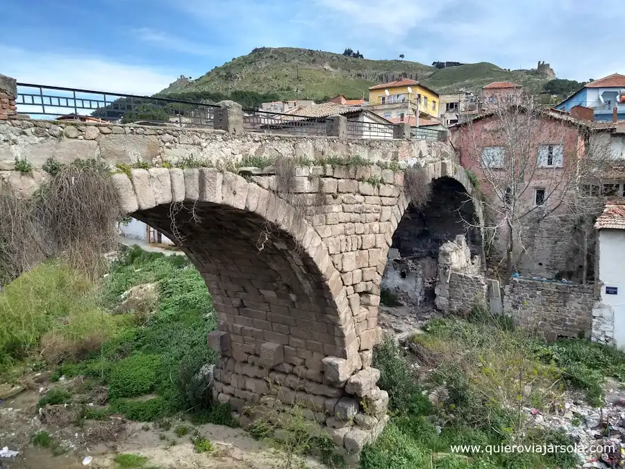 Lateral del puente