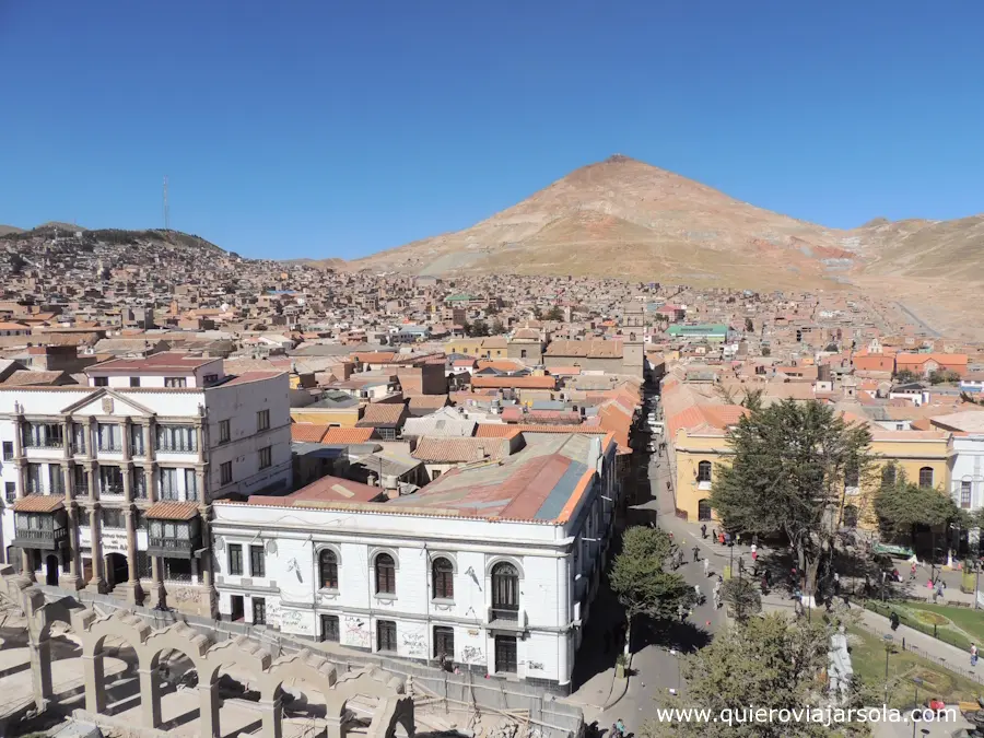 Vista del centro y el cerro Rico de fondo