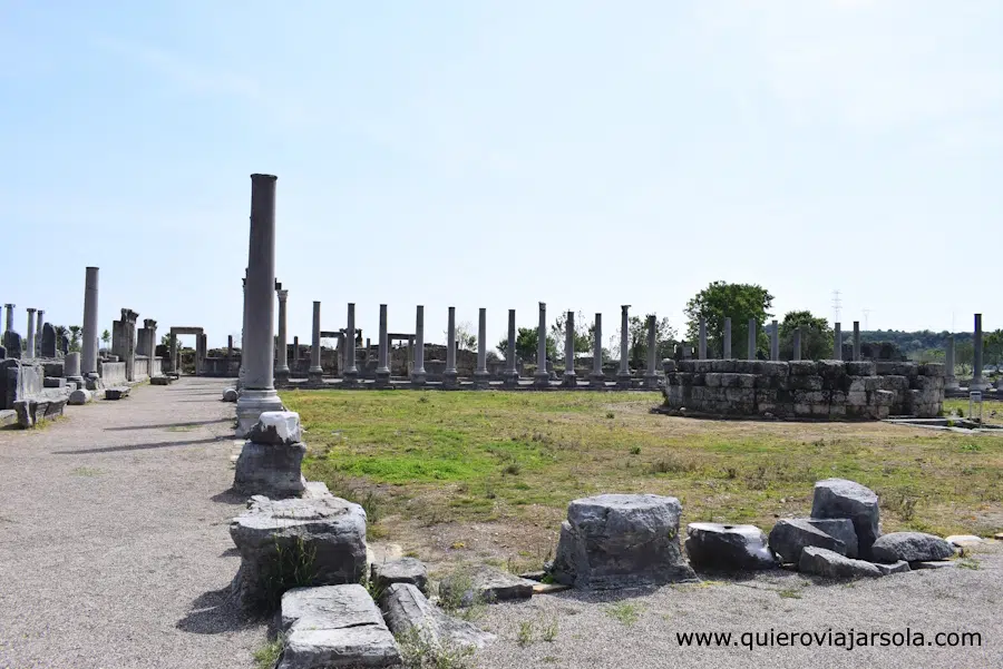 Columnas en el ágora