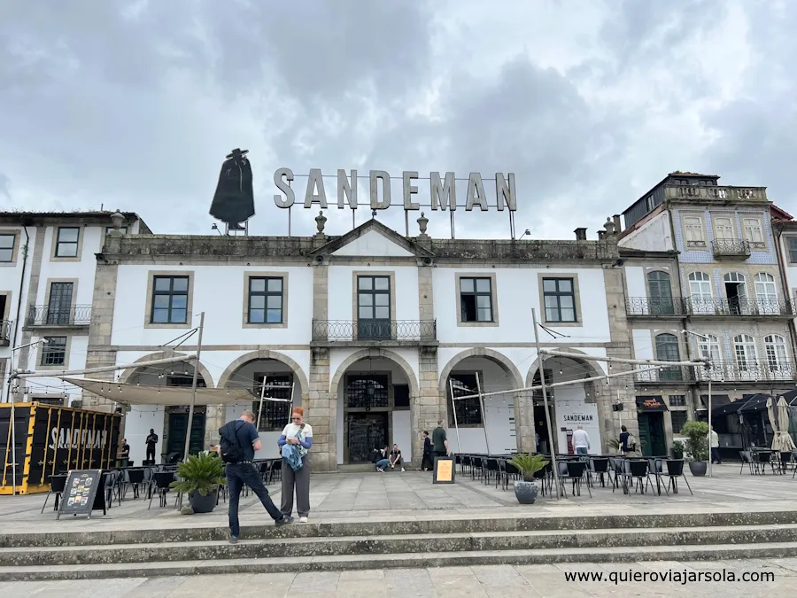 Fachada de la bodega Sandeman