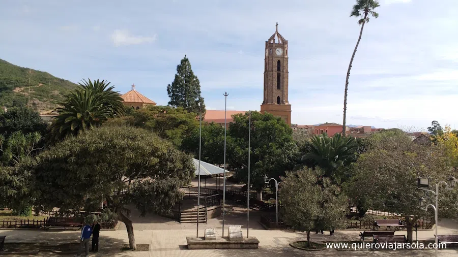Vista de la torre de la iglesia