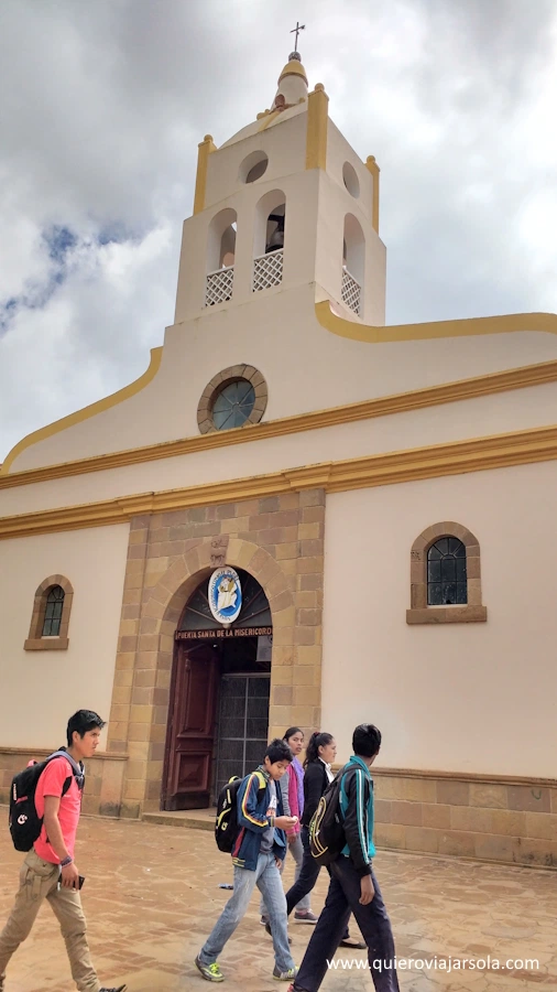 Fachada de la iglesia