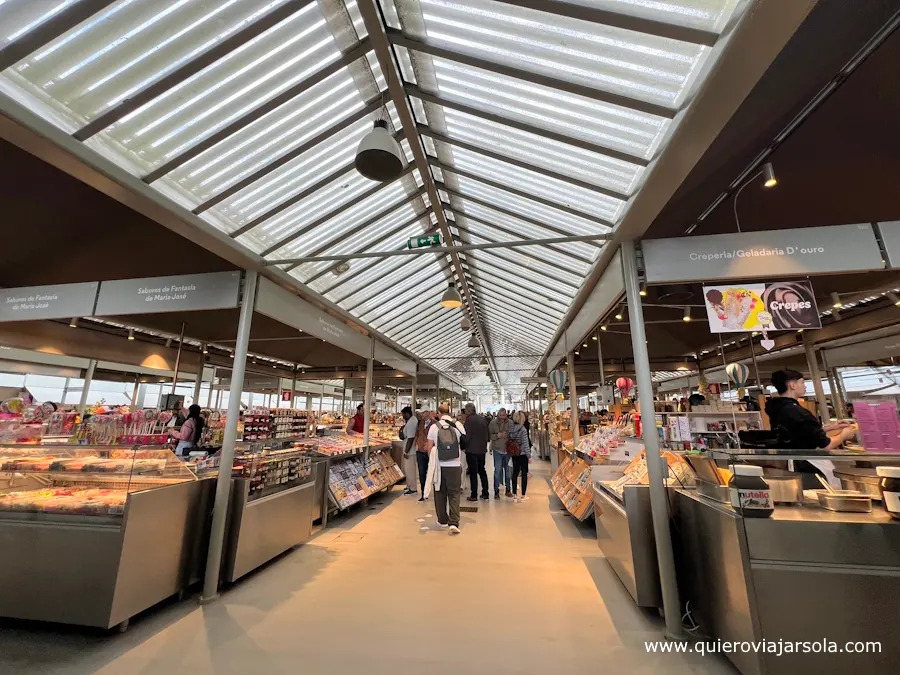 Interior del mercado de Bolhao