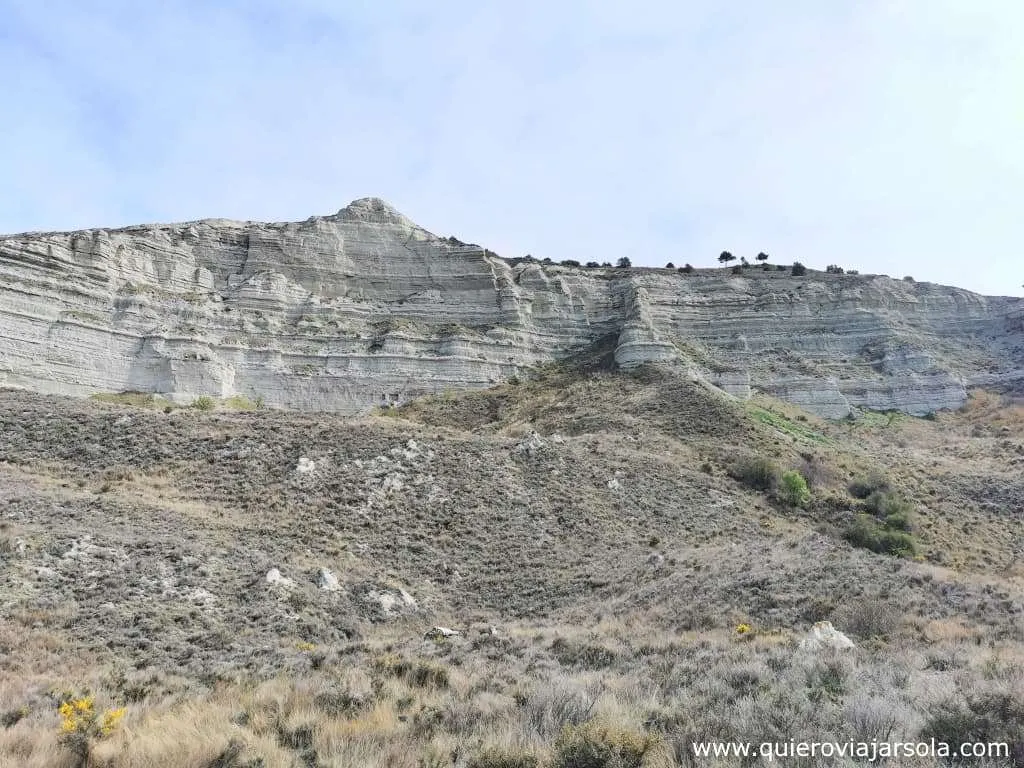 Senda de los Cortados del Pisuerga, cortados de Cabezon desde abajo