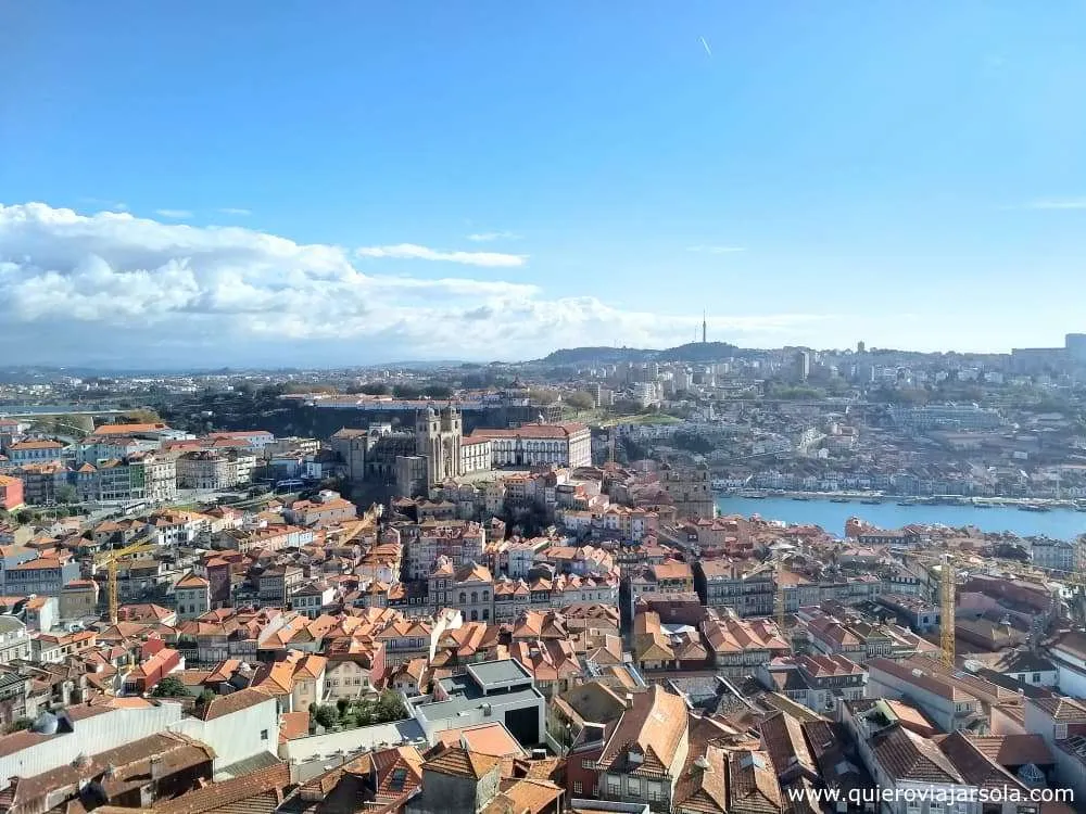 Viajar sola a Oporto, vista iglesia de los clérigos