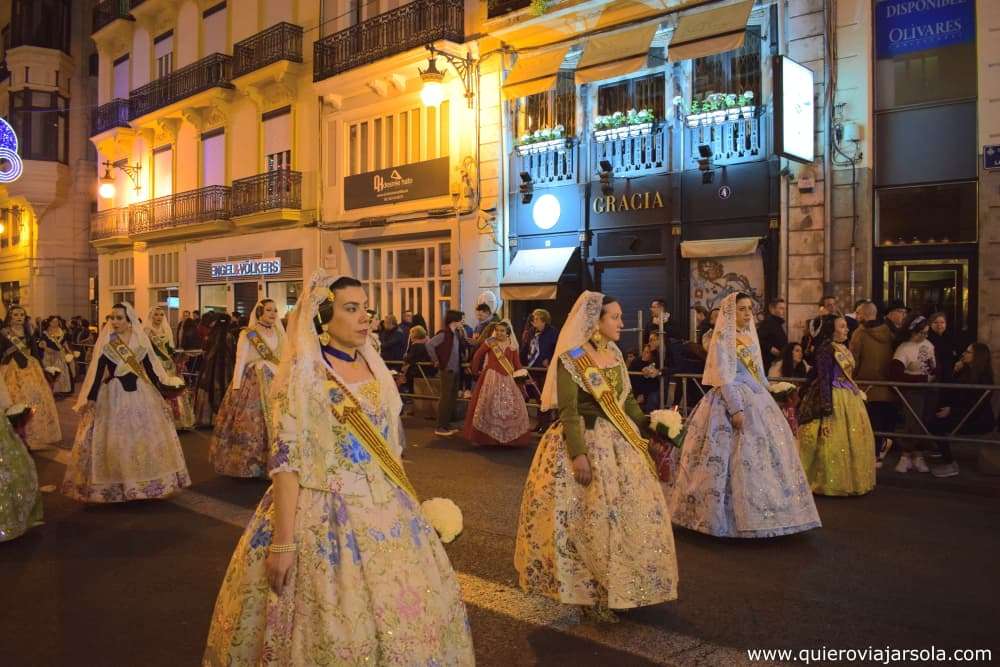 Visitar las Fallas de Valencia, falleras