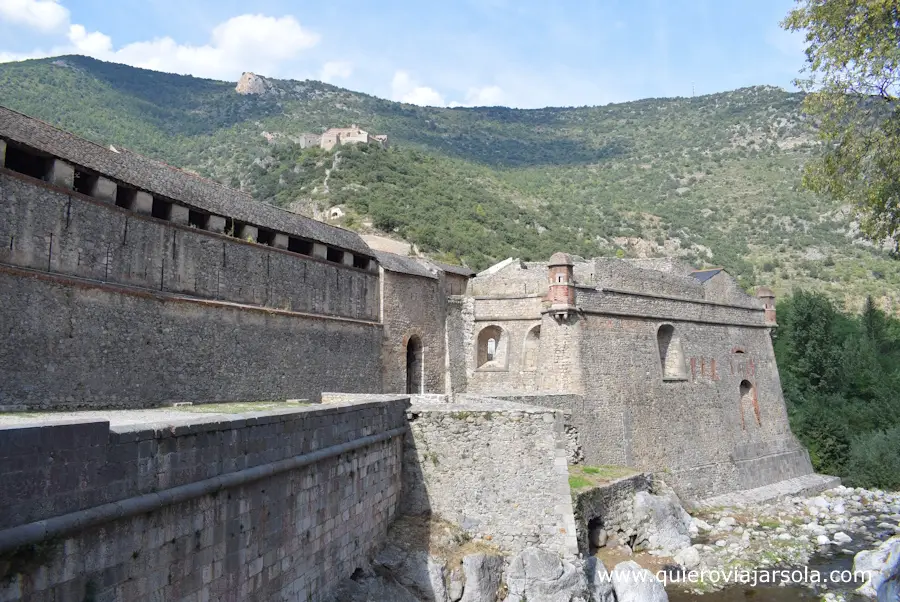 Exterior de los bastiones y murallas de Vilafranca