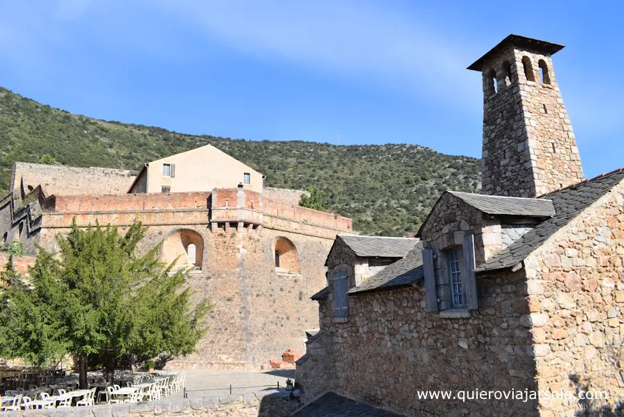 Edificaciones dentro del fuerte