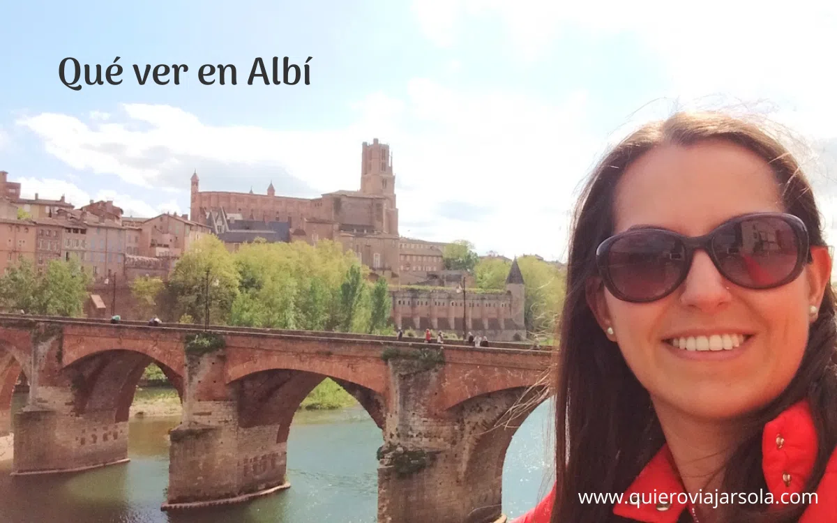 Yo con Albí de fondo