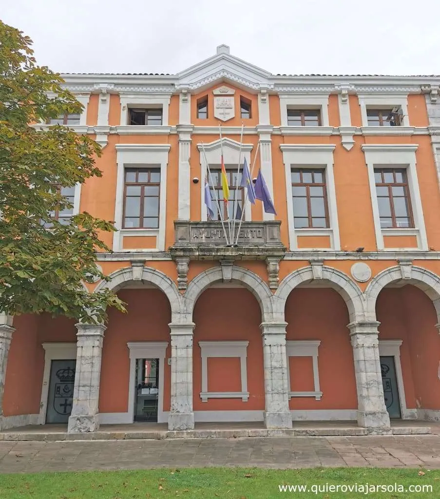 Qué ver en Colombres, ayuntamiento Ribadedeva
