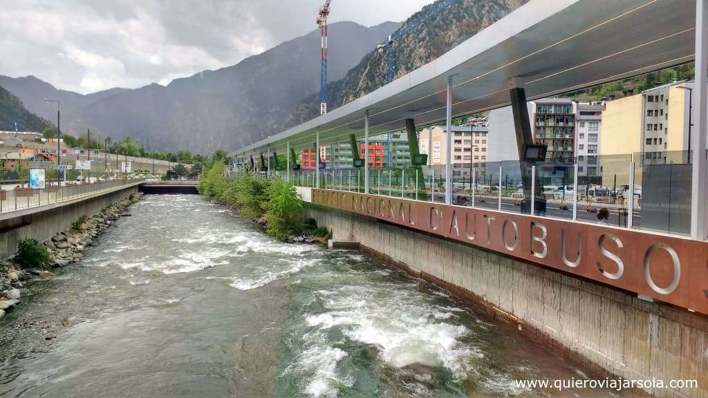 Viajar sola a Andorra, estación de autobuses