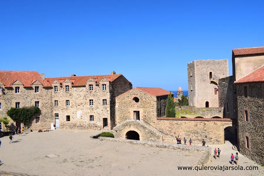 Patio de armas del castillo