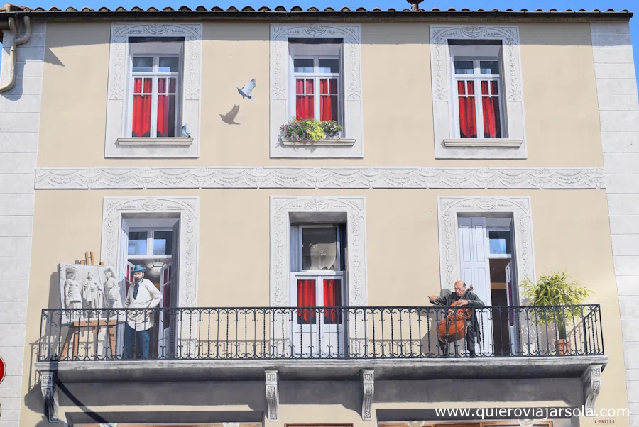 Mural simulando una fachada